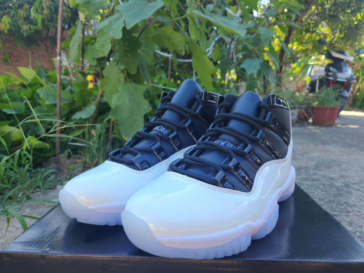 Air Jordan 11 Black Orchid