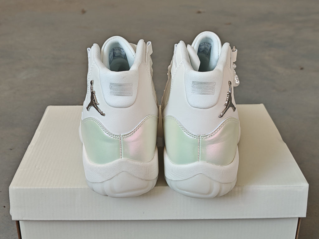 Air Jordan 11 Retro Sail Metallic Silver