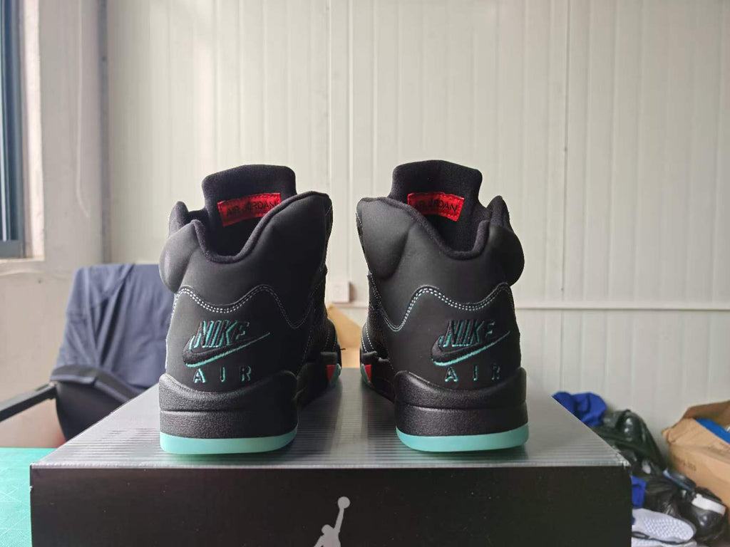 Air Jordan 5 “Halloween”