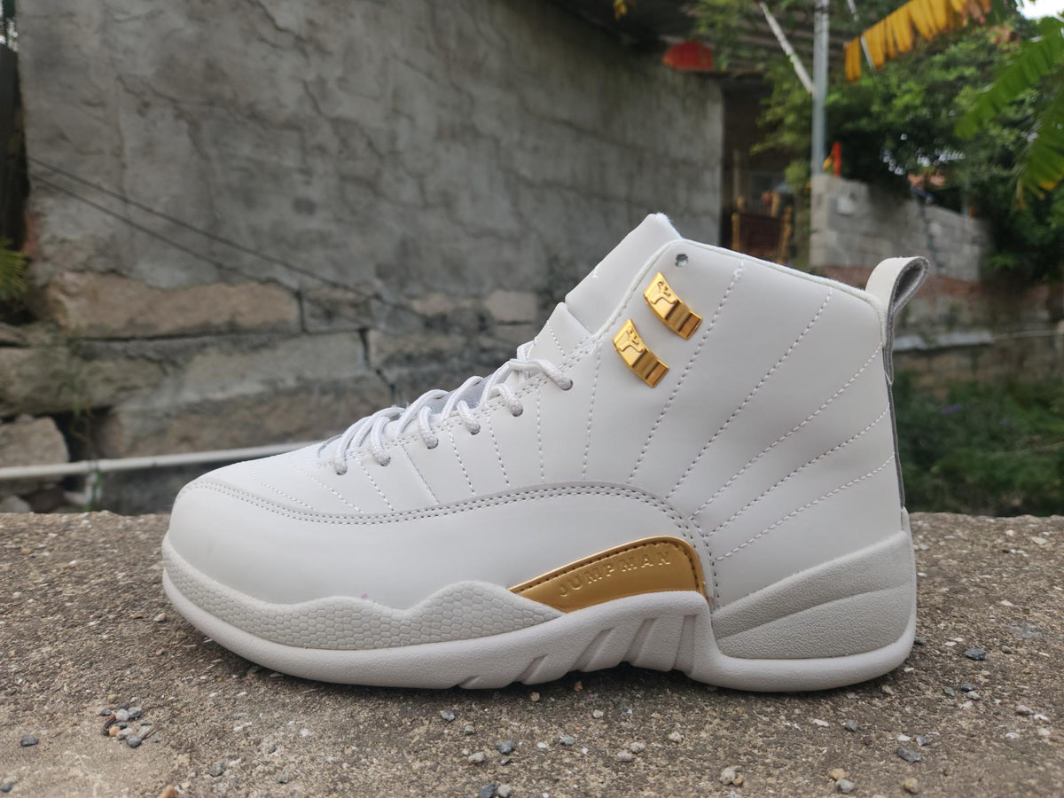 Air Jordan 12 Platinum / White Sneakers