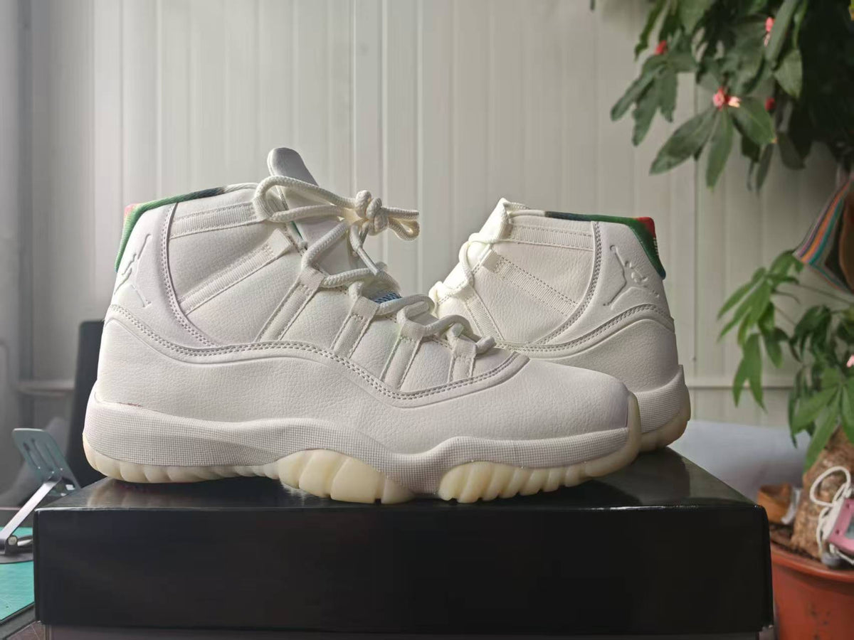 Air Jordan 11 Retro Sail / Sport Royal