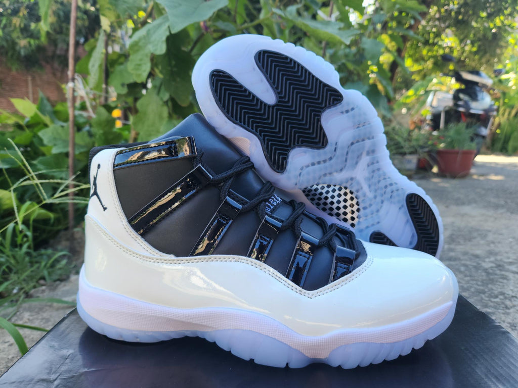 Air Jordan 11 Black Orchid