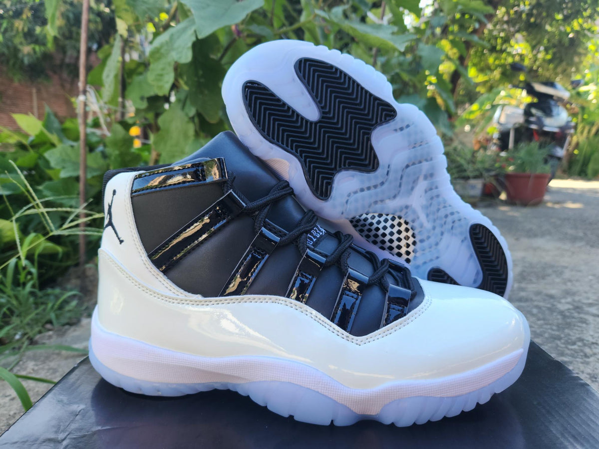 Air Jordan 11 Black Orchid