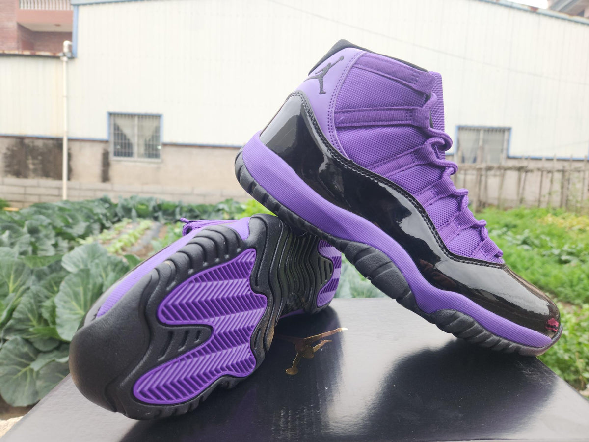 Men's Air Jordan 11 Retro Black / Purple