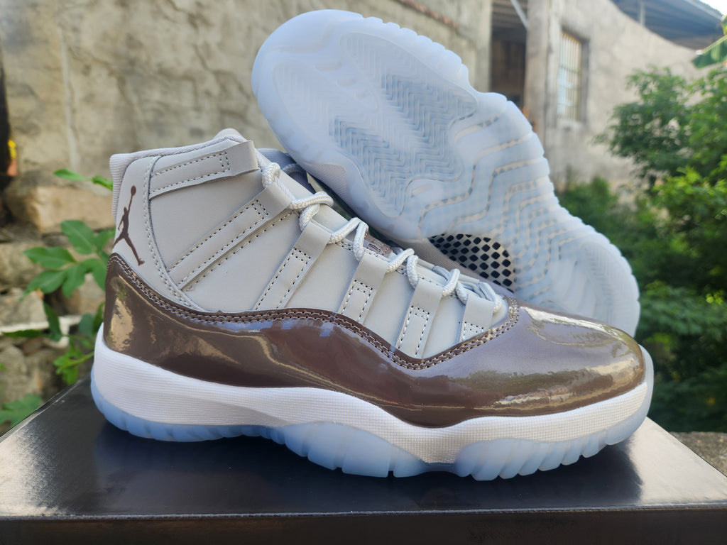 Air Jordan 11 Retro Brown / Grey
