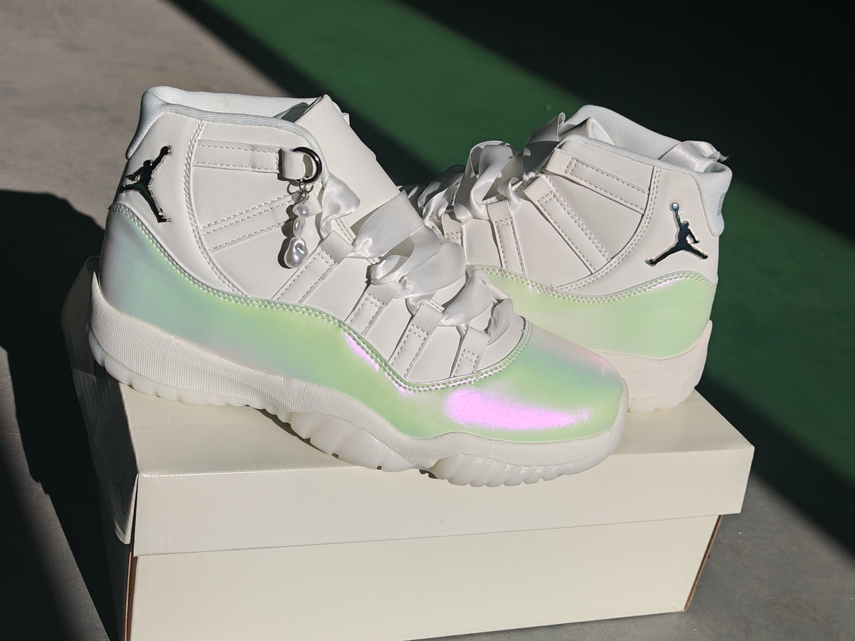 Air Jordan 11 Retro Sail Metallic Silver