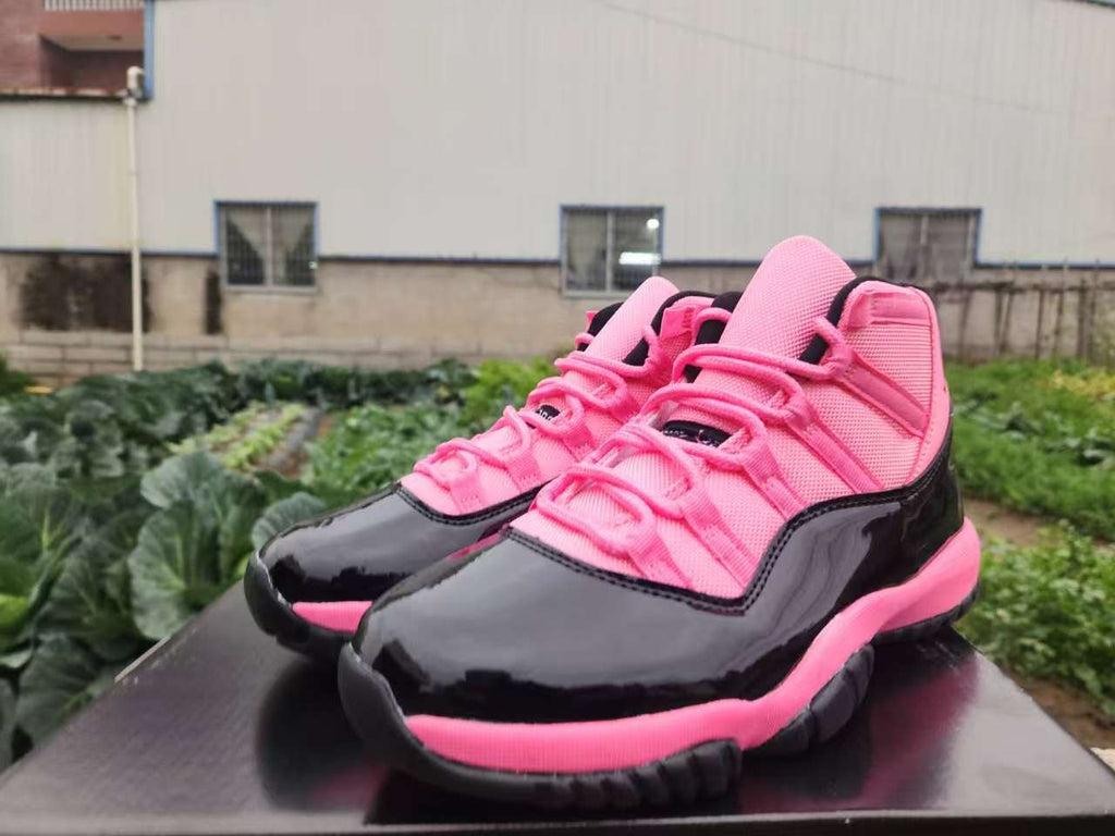 Women's Air Jordan 11 Retro Black / Pink