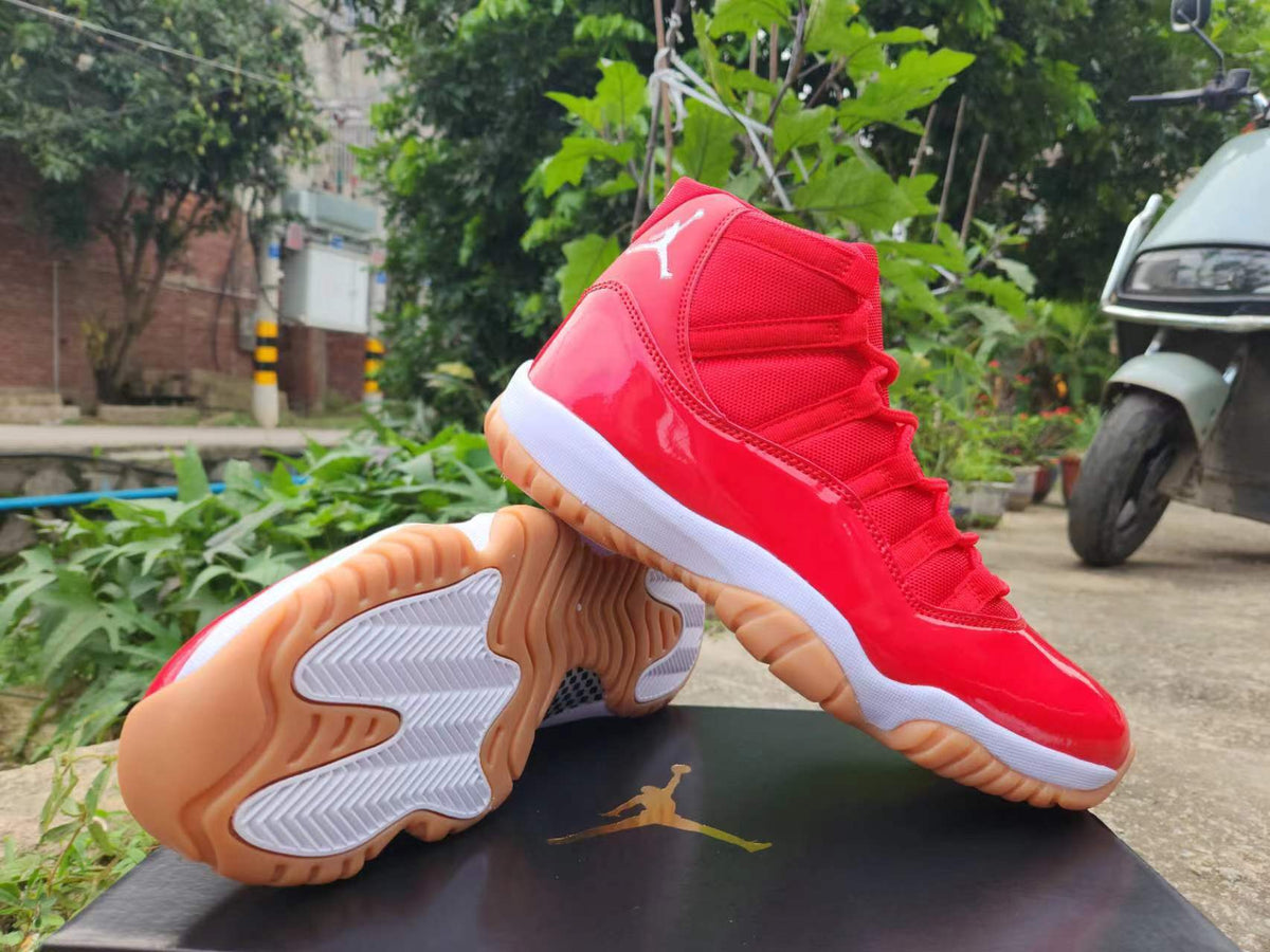 Air Jordan 11 Red