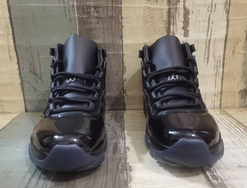 Air Jordan 11 Retro Black White