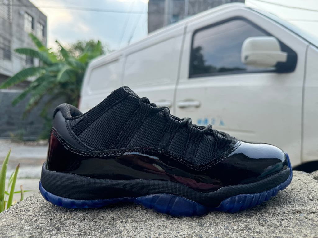 Air Jordan 11 Black Gamma Blue
