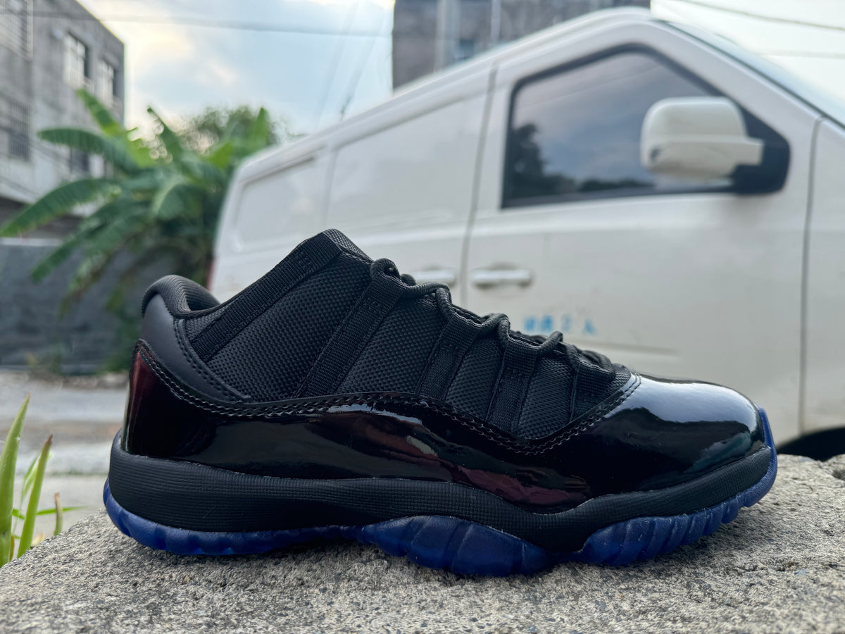 Air Jordan 11 Black Gamma Blue