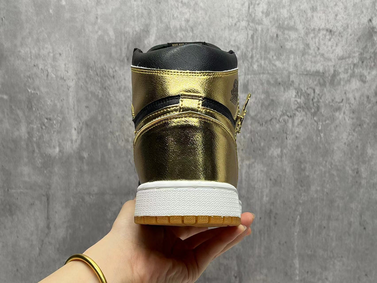 Air Jordan 1 Black / Gold Sneakers