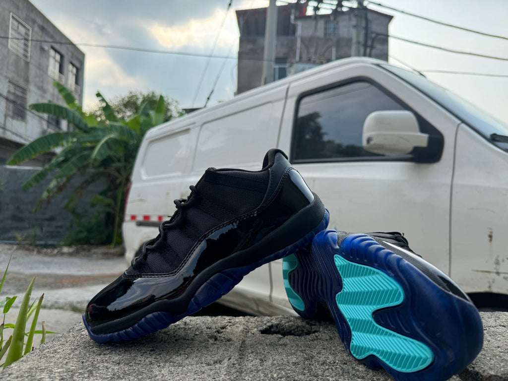 Air Jordan 11 Black Gamma Blue