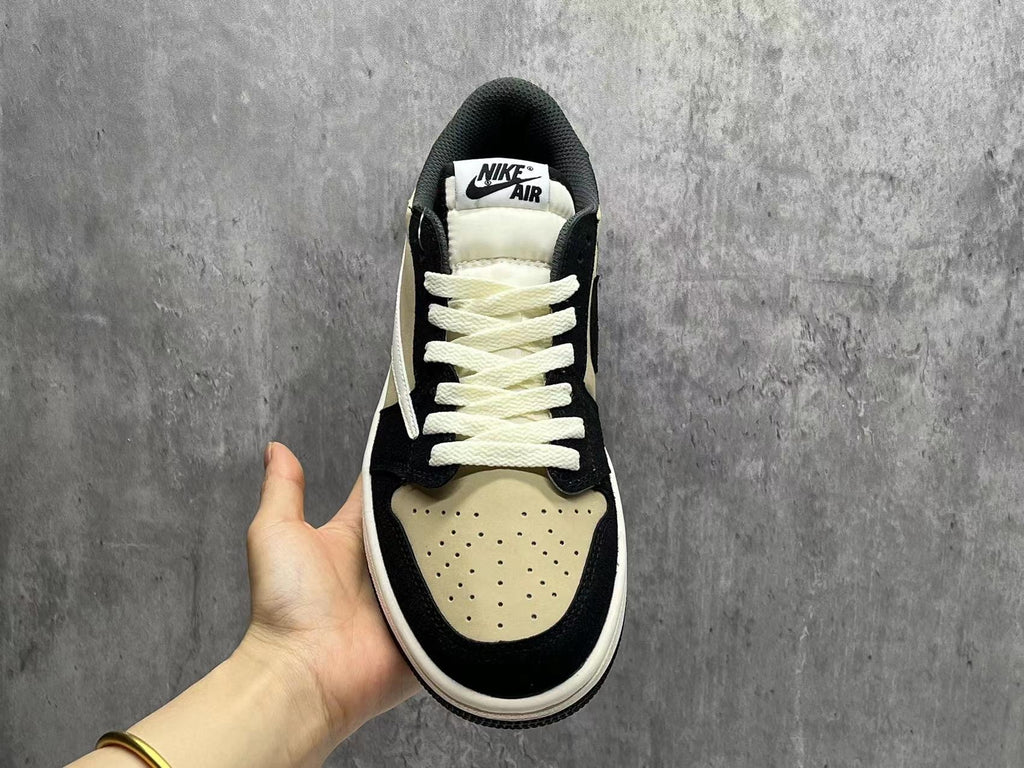 Travis Scott x Air Jordan 1 Low OG SP Beige-Black Reverse Swoosh