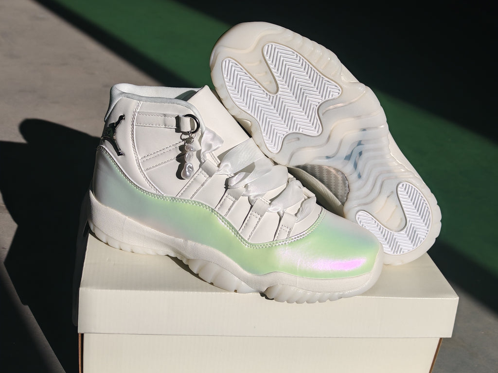 Air Jordan 11 Retro Sail Metallic Silver
