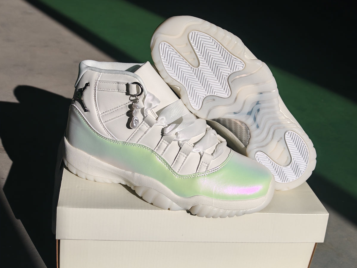Air Jordan 11 Retro Sail Metallic Silver