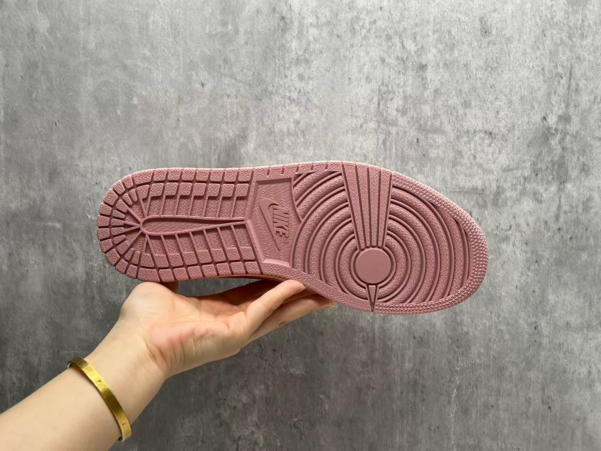Travis Scott x Air Jordan 1 Retro Low OG SP Shy Pink Muslin-Sail-University Red