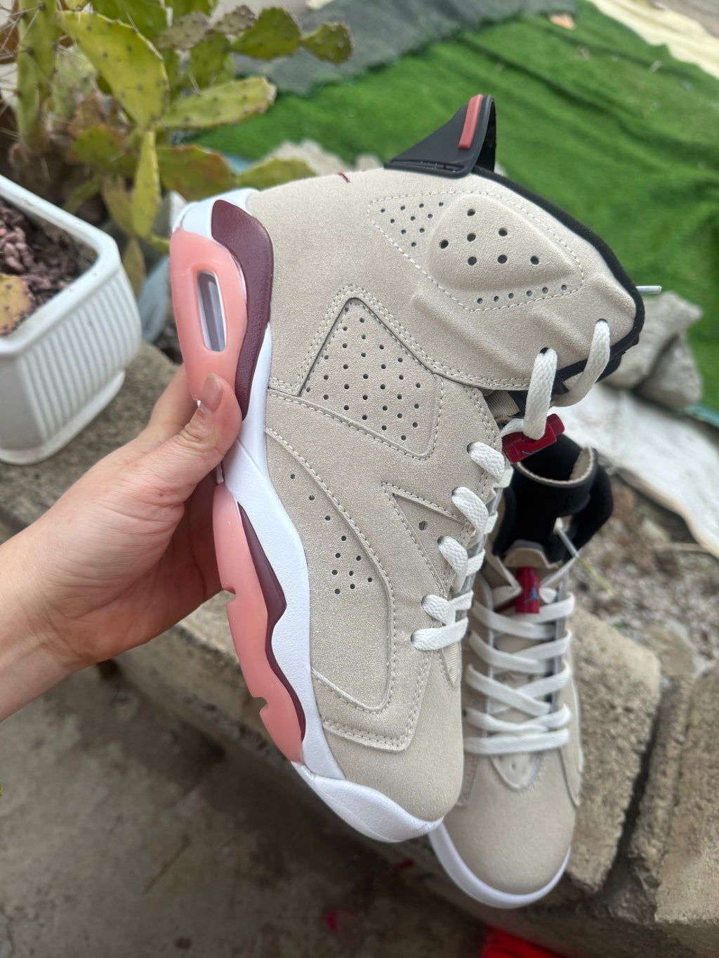 Air Jordan 6 Off-White Brown