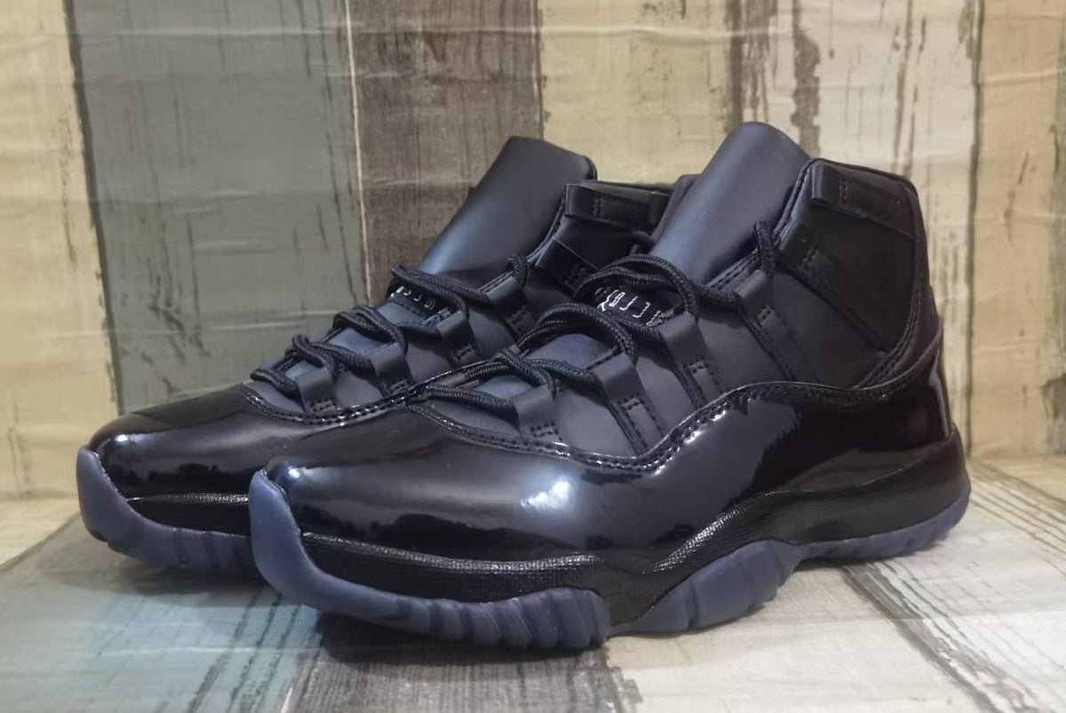 Air Jordan 11 Retro Black White